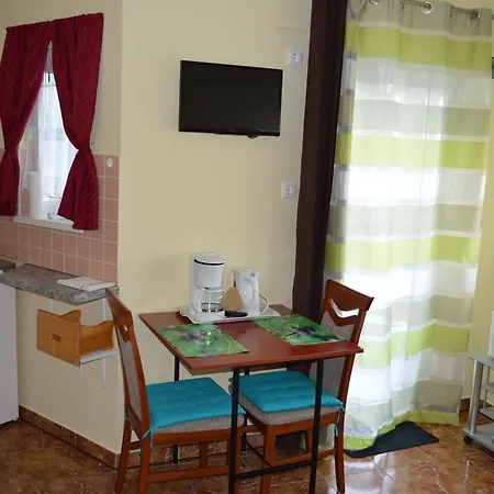 شقة Apartman Lovasi Bük