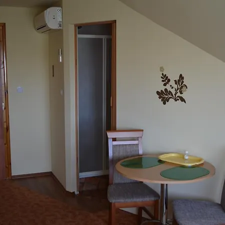 Apartman Lovasi شقة *