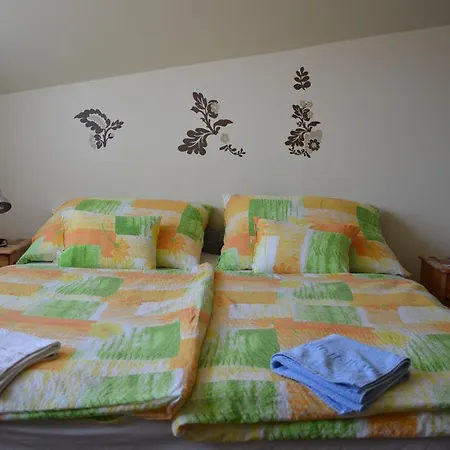 شقة Apartman Lovasi Bük