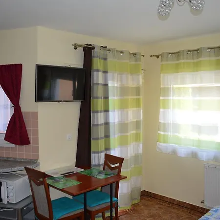 Apartman Lovasi شقة Bük